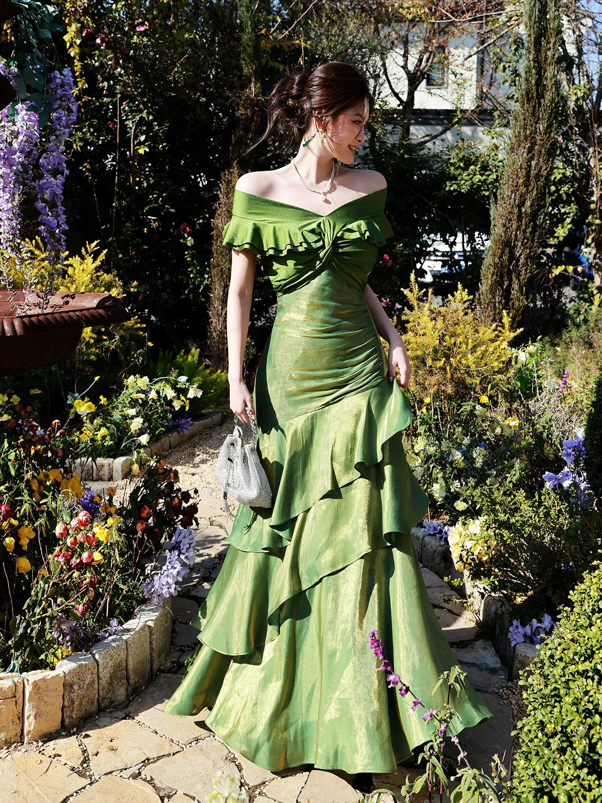 
                  
                    Mermaid Off Shoulder Silk Floor Length Green Prom Dress
                  
                
