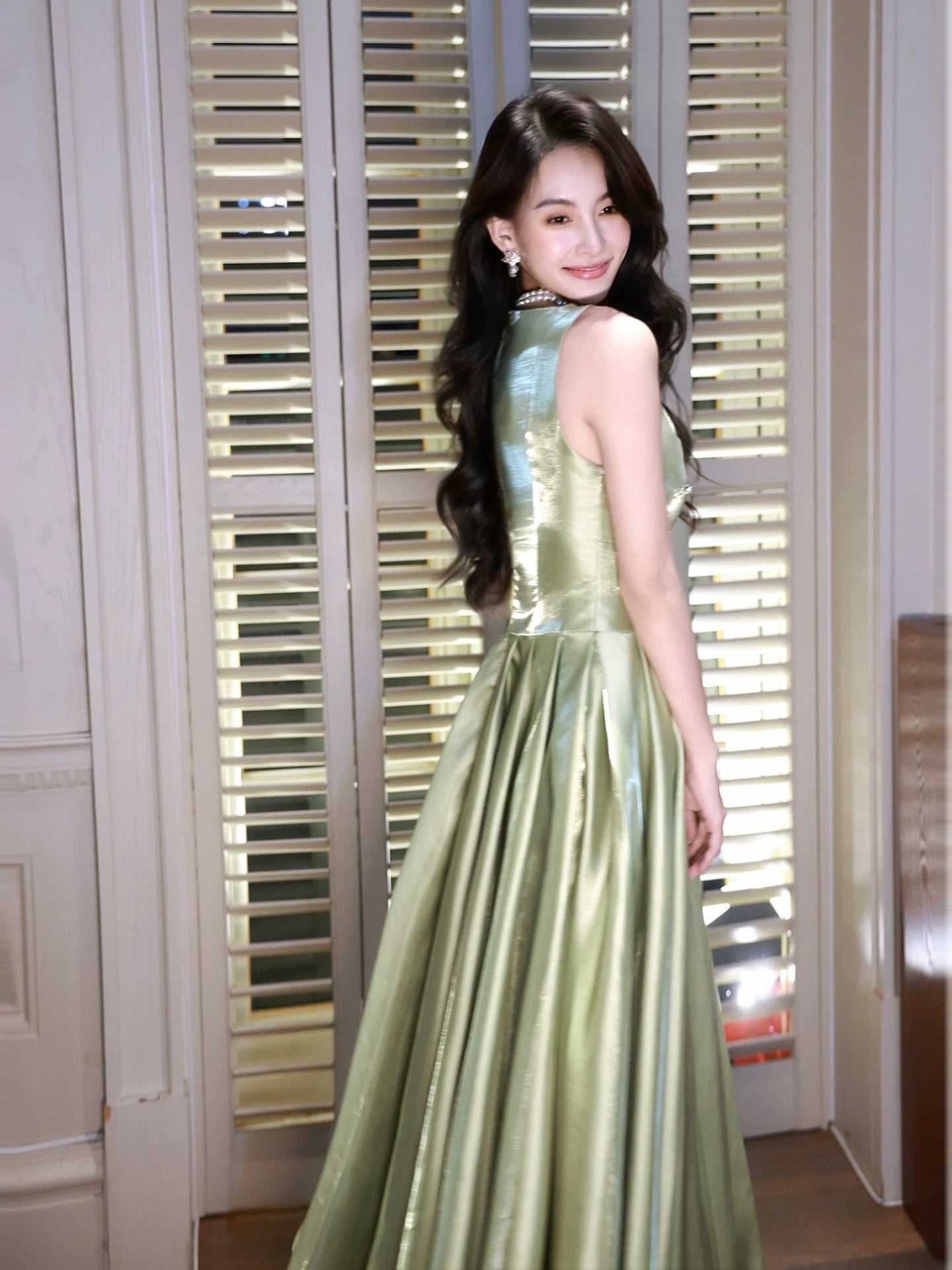 
                  
                    A-Line V Neck Green Tea Length Prom Dress
                  
                