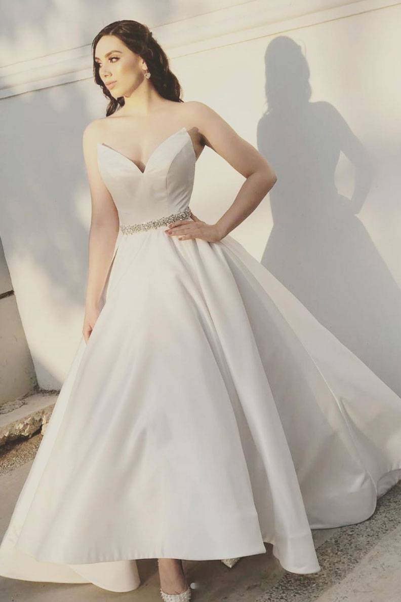 
                  
                    White sweetheart satin tea Length prom dress, bridesmaid dress
                  
                