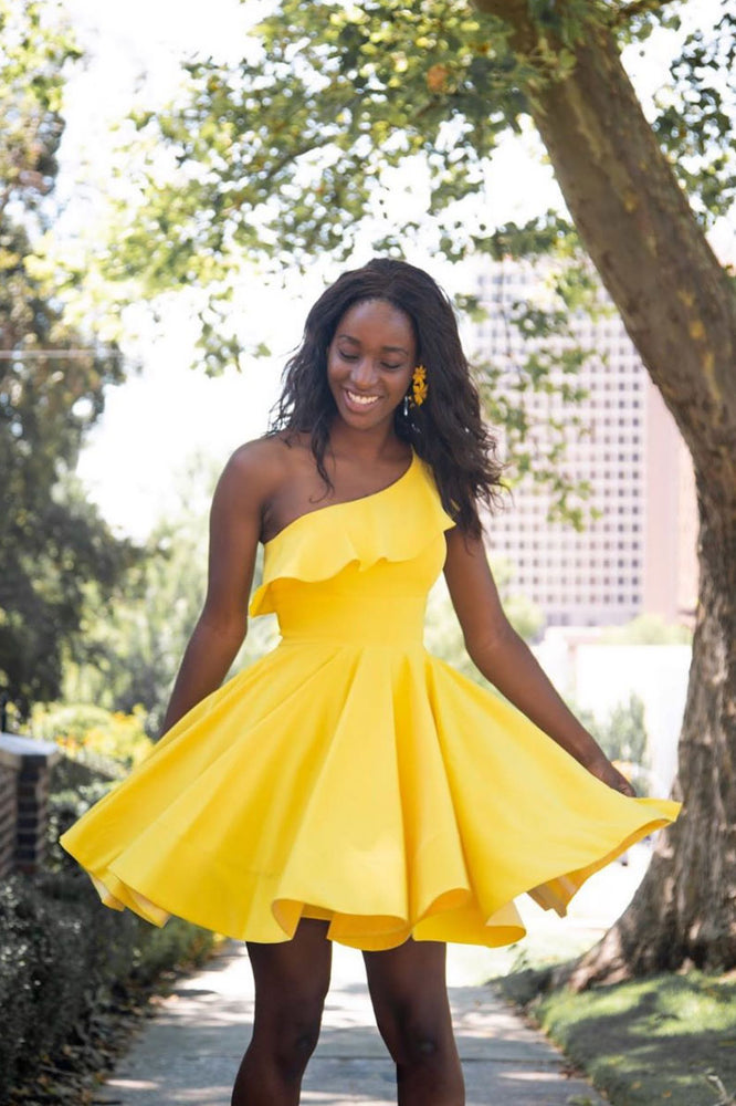 Simple Strapless Short Prom Dress Yellow Homecoming Dress with