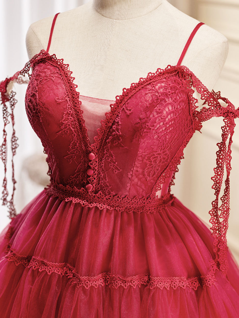 
                  
                    Burgundy A-Line Tulle Lace Short Prom Dress, Burgundy Homecoming Dresses
                  
                