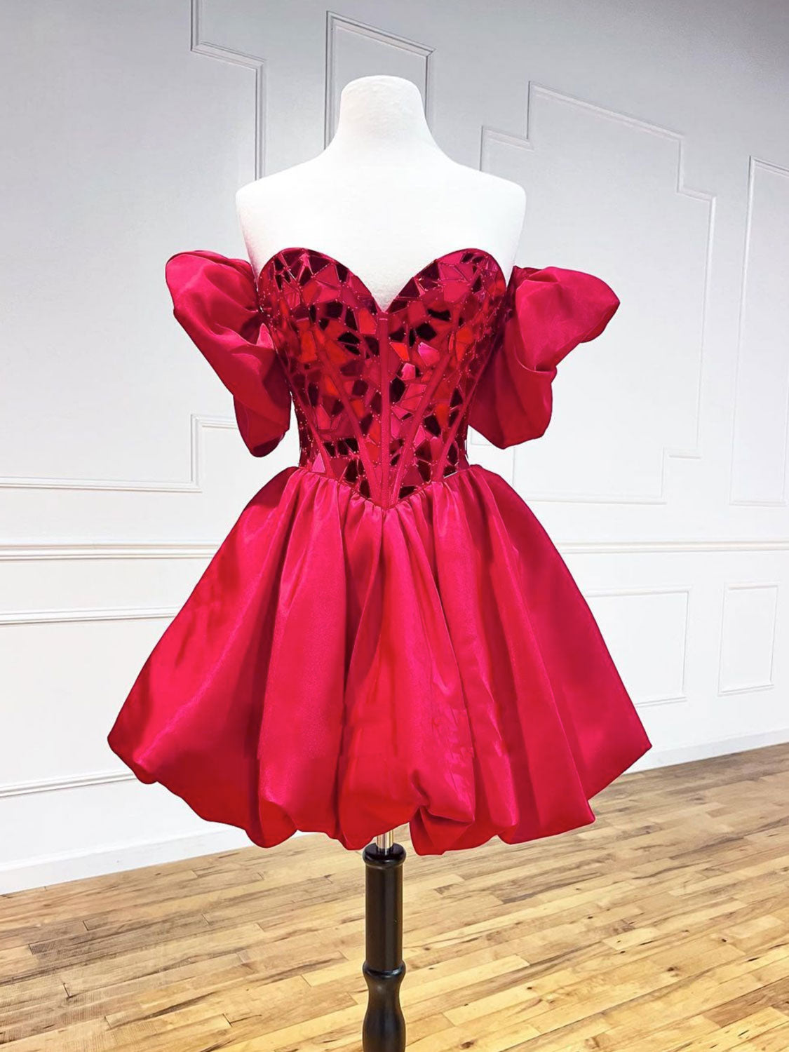 
                  
                    Mini/Short Red Satin Short Prom Dresses, Short Homecoming Dress
                  
                