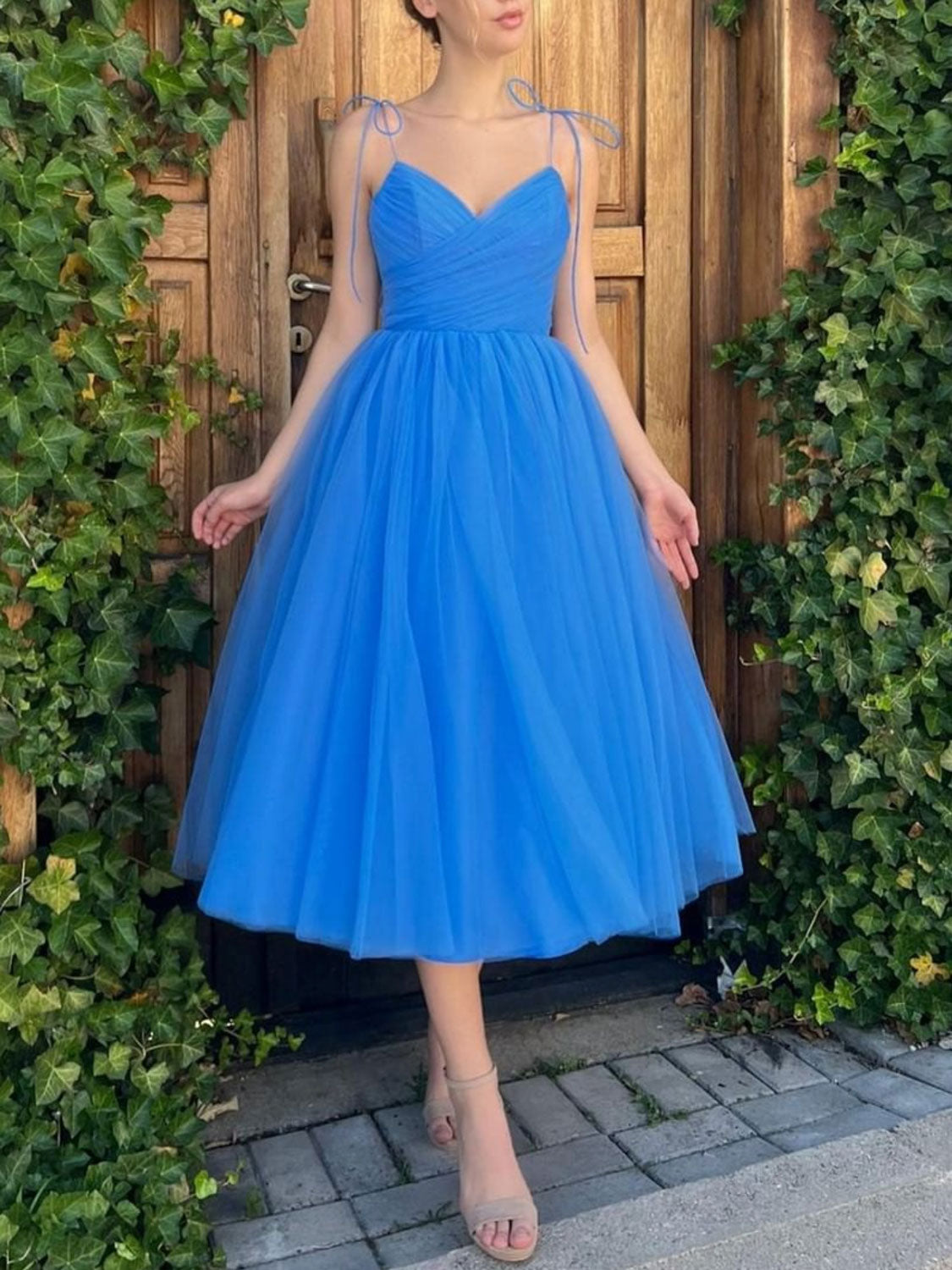 
                  
                    Simple v neck blue tulle short prom dress, blue homecoming dress
                  
                